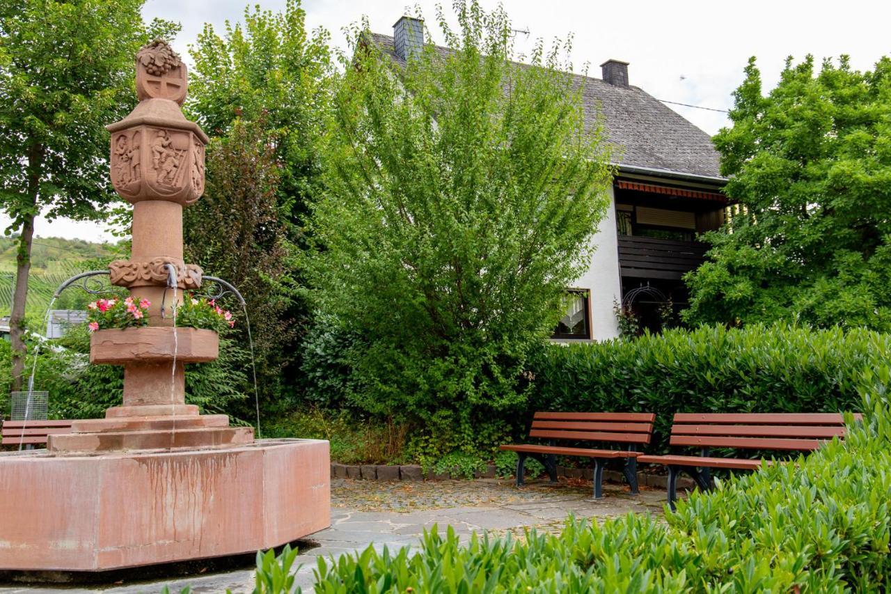 Moselhaus Bed & Breakfast Zeltingen-Rachtig Exterior photo